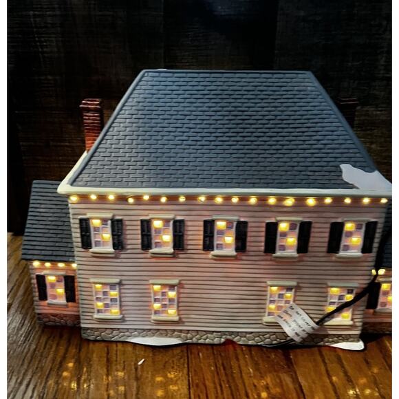 Whispering Pines Porcelain Fiber Optic Christmas House by Santa's Workbench 2004 - Picture 2 of 2